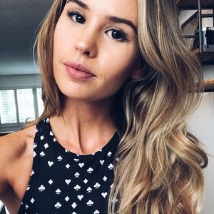 Meet your Posher, Elvira